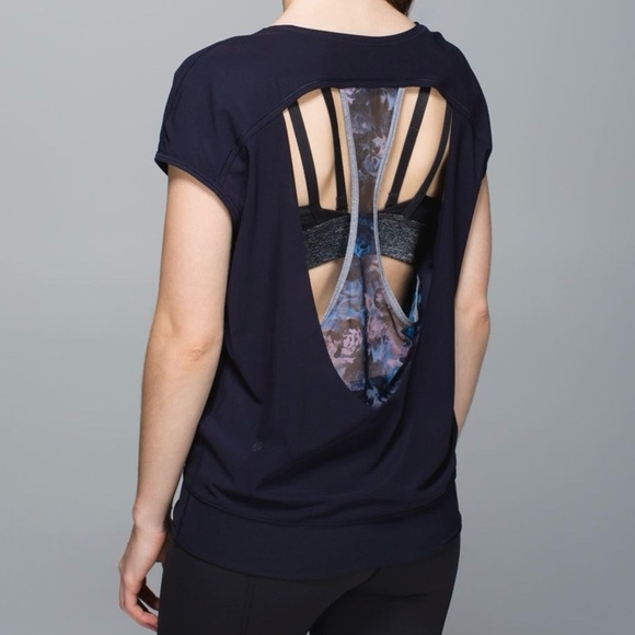 Lululemon| ‘If You're Lucky’ Short Sleeve Open Back Tee in Naval Blue Sz 10 - Picture 1 of 4